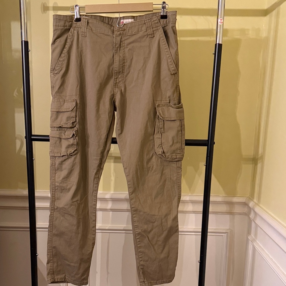 Wrangler Men's Khaki Cargo Chinos